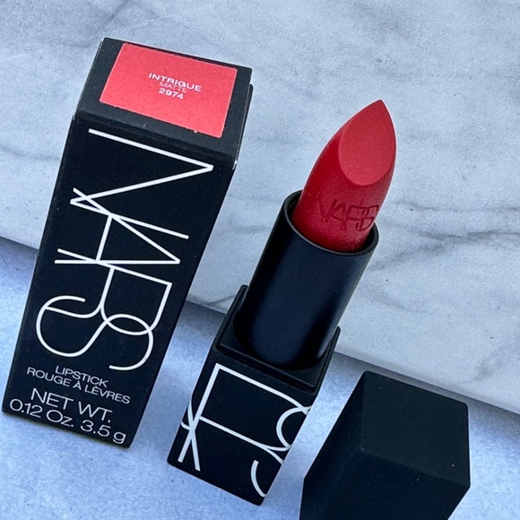 NARS matte lipstick in shade INTRIGUE - Picture 2 of 10